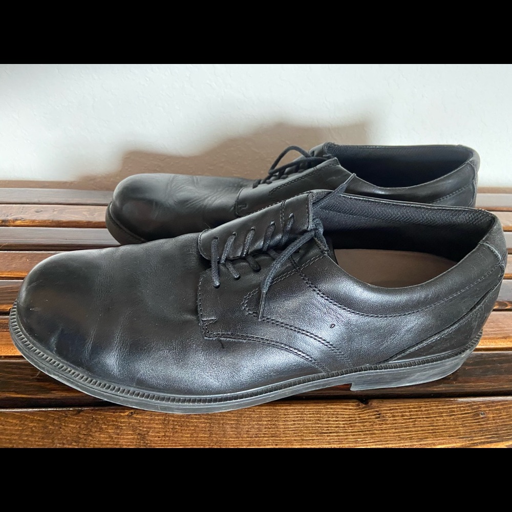Men’s dress shoes